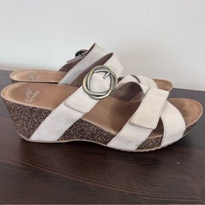 Dansko Susie Taupe Ortho Comfort Buckle Taupe Buckle Wedge Womens Sandal Sz 41
